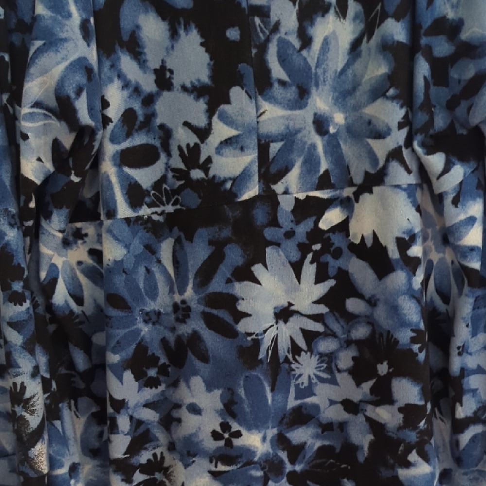 GUC LuLaRoe Amber Blue and White Floral Hoodie Sweatshirt - Picture 6 of 8